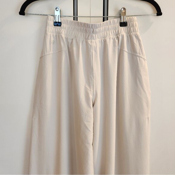 Lululemon Swift Mid-Rise Wide-Leg Pant in color bone size 2 new no tag - Picture 8 of 16